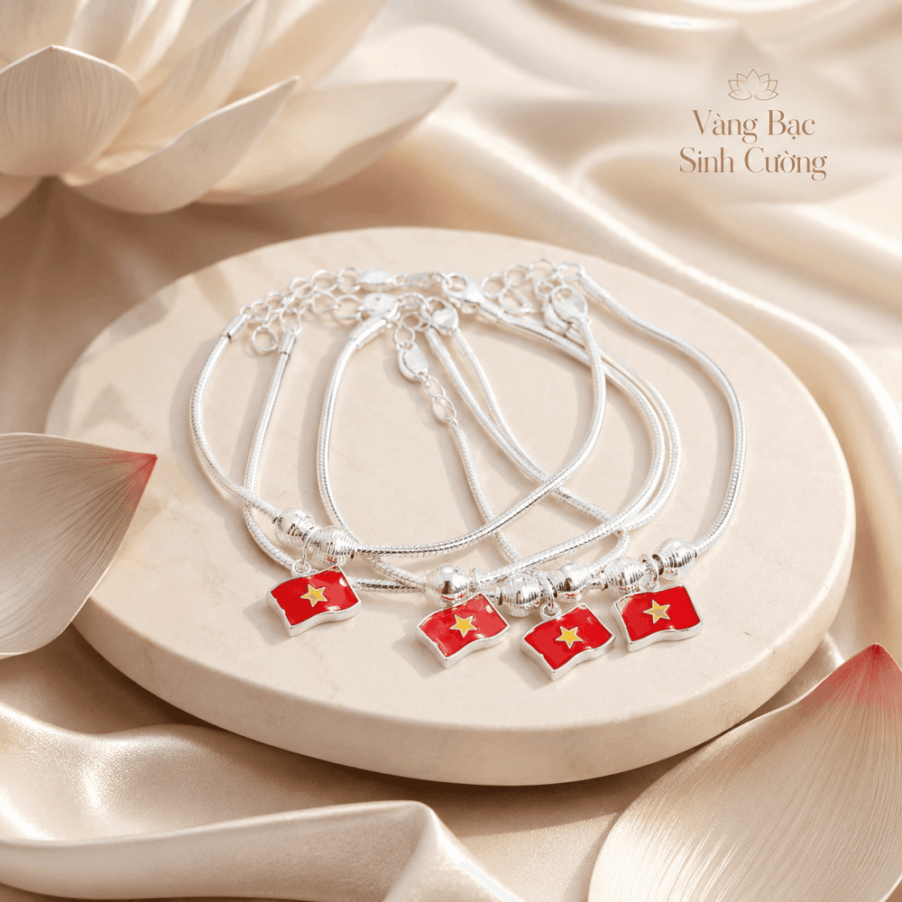 Lắc Tay Bạc Charm Cờ Việt Nam — Bac