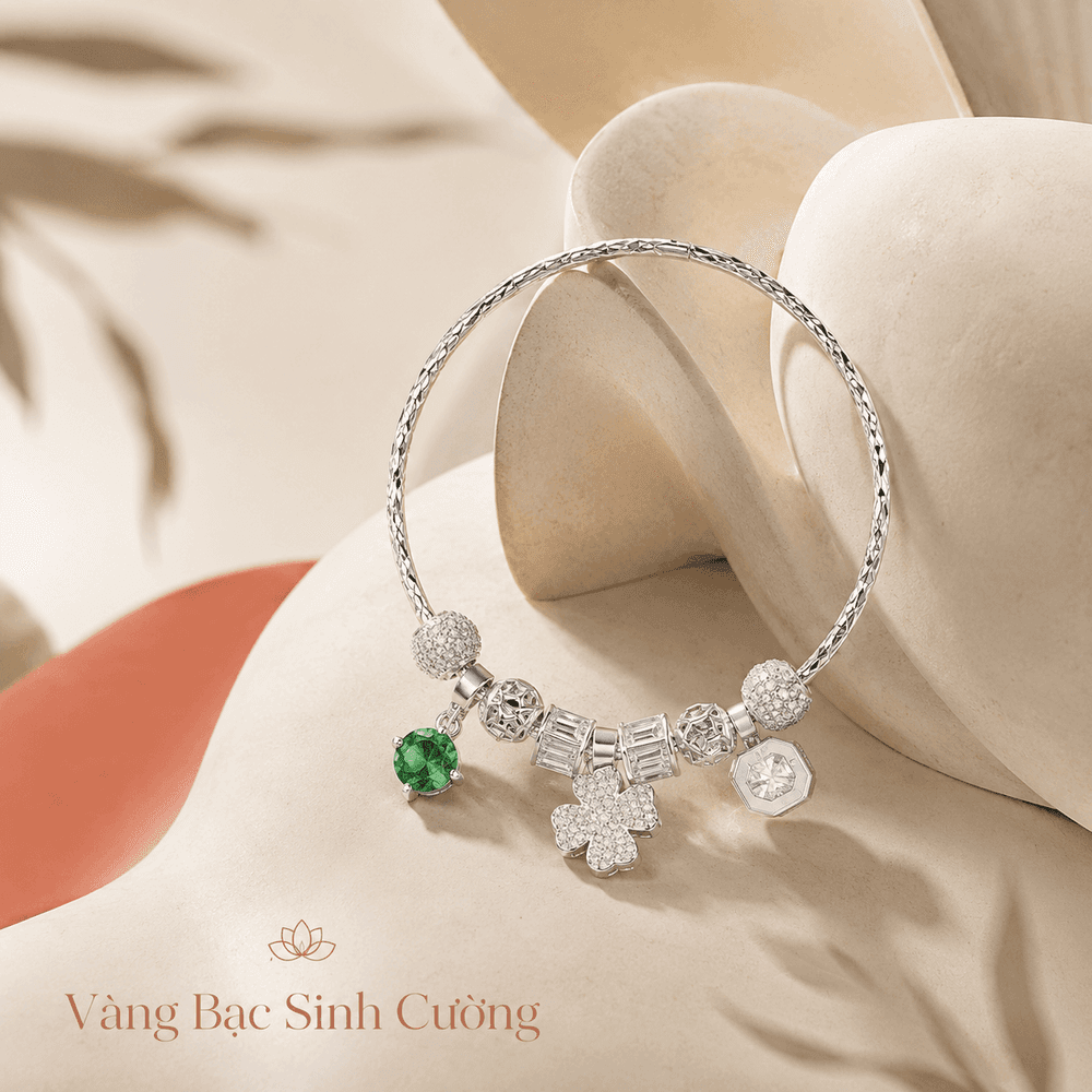 Vòng Tay Bạc 925 Charm Cỏ Bốn Lá & Đá Xanh Emerald Lucky — Bạc